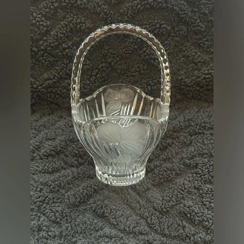 Vintage Crystal Basket‎ with Handle Clear Glass Candy Dish Vanity Decor